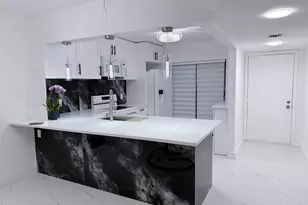 300 E Club Cir, Boca Raton, FL 33431 - Photo 3