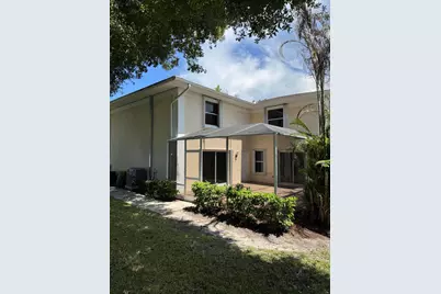 1536 N Lawnwood Circle #3, Fort Pierce, FL 34950 - Photo 1
