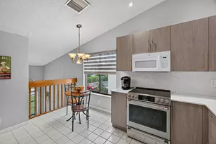 10223 N Circle Lake Dr, Boynton Beach, FL 33437 - Photo 17