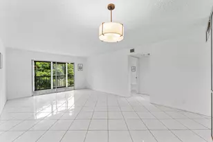 7301 Amberly Ln, Delray Beach, FL 33446 - Photo 5