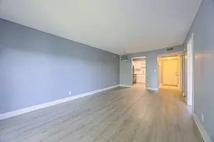 9440 SW 8th St, Boca Raton, FL 33428 - Photo 9