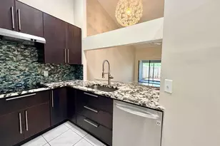 11137 NW 38th Pl, Sunrise, FL 33351 - Photo 3