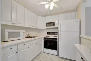 70 Camden C, West Palm Beach, FL 33417 - Photo 7