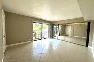 303 Waterview Dr, Palm Springs, FL 33461 - Photo 23
