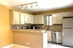 303 Waterview Dr, Palm Springs, FL 33461 - Photo 9