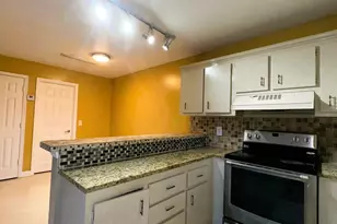 303 Waterview Dr, Palm Springs, FL 33461 - Photo 11