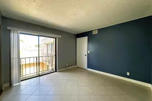 303 Waterview Dr, Palm Springs, FL 33461 - Photo 29