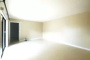 303 Waterview Dr, Palm Springs, FL 33461 - Photo 5