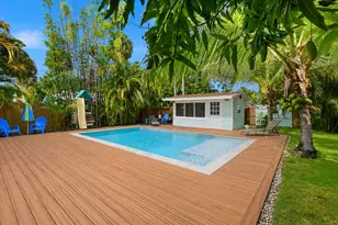 721 N Lakeside Dr, Lake Worth Beach, FL 33460 - Photo 3