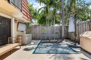 725 NW 99th Cir, Plantation, FL 33324 - Photo 33