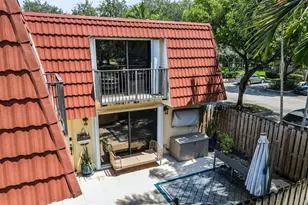 725 NW 99th Cir, Plantation, FL 33324 - Photo 15