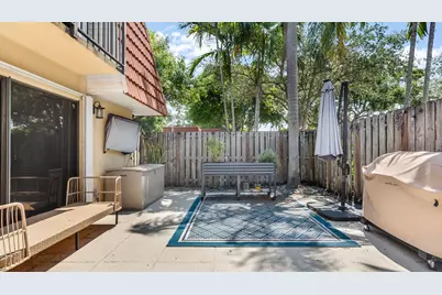 725 NW 99th Circle, Plantation, FL 33324 - Photo 9