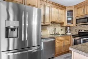 725 NW 99th Cir, Plantation, FL 33324 - Photo 17