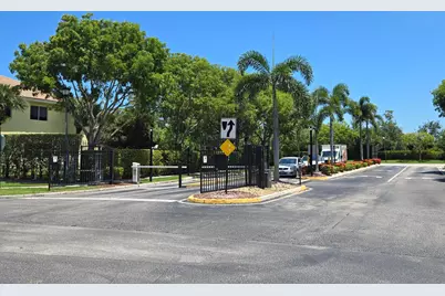 921 Imperial Lake Road, West Palm Beach, FL 33413 - Photo 39
