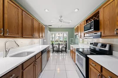 3018 Lake Shore Drive, Deerfield Beach, FL 33442 - Photo 13