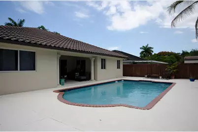 18324 SW 149th Place, Miami, FL 33187 - Photo 9