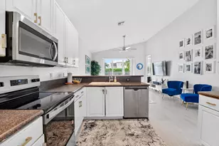 8049 Via Bolzano, Lake Worth, FL 33467 - Photo 11