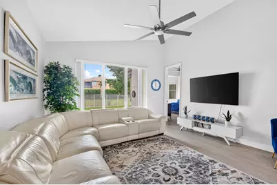 8049 Via Bolzano, Lake Worth, FL 33467 - Photo 15