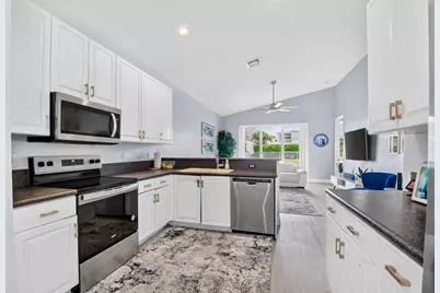 8049 Via Bolzano, Greenacres, FL 33467 - Photo 9