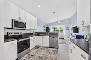 8049 Via Bolzano, Lake Worth, FL 33467 - Photo 9