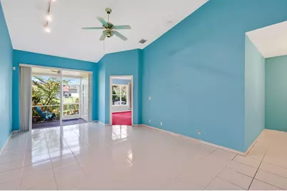 6374 Park Lake Circle, Boynton Beach, FL 33437 - Photo 9
