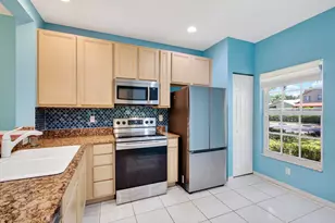 6374 Park Lake Cir, Boynton Beach, FL 33437 - Photo 13