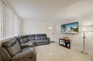 3777 NW 78th Ave NW, Hollywood, FL 33024 - Photo 9