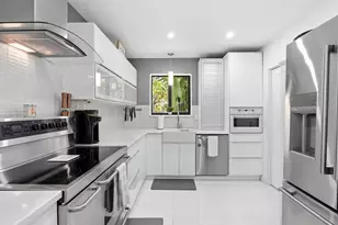 2860 Monroe St, Hollywood, FL 33020 - Photo 9