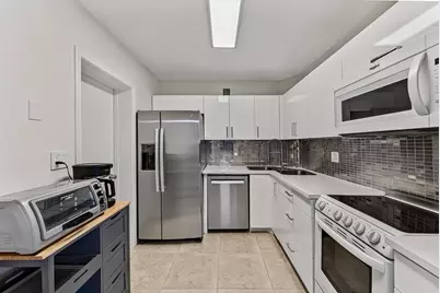 9 NE 19th Court #C112, Wilton Manors, FL 33305 - Photo 3