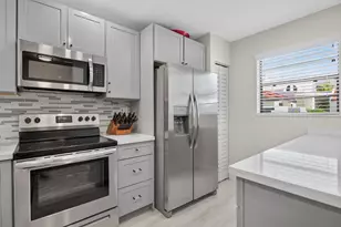 539 NW 36th Ave, Deerfield Beach, FL 33442 - Photo 3