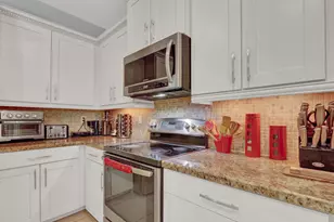 4701 Foxtail Palm Ct, Greenacres, FL 33463 - Photo 9