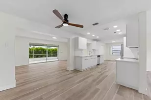 7198 E Pine Forest Cir Circle E, Lake Worth, FL 33467 - Photo 9