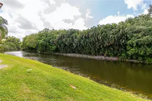 417 Vista Isles Dr, Sunrise, FL 33325 - Photo 3