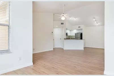 417 Vista Isles Drive #2322, Sunrise, FL 33325 - Photo 5