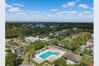 310 NW 207th Way, Pembroke Pines, FL 33029 - Photo 9