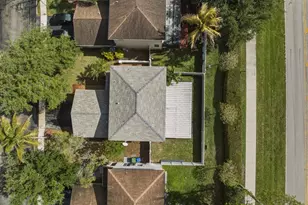310 NW 207th Way, Pembroke Pines, FL 33029 - Photo 5