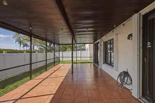 310 NW 207th Way, Pembroke Pines, FL 33029 - Photo 17