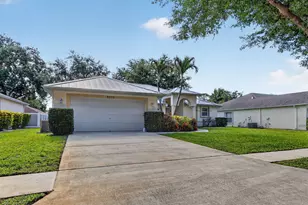 8253 Sand Pine Cir, Port Saint Lucie, FL 34952 - Photo 3