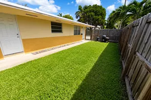 719 SW 7th St, Hallandale Beach, FL 33009 - Photo 11