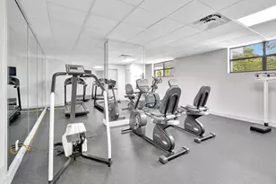 600 Parkview Dr, Hallandale Beach, FL 33009 - Photo 19