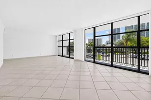 600 Parkview Dr, Hallandale Beach, FL 33009 - Photo 5