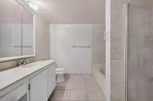 600 Parkview Dr, Hallandale Beach, FL 33009 - Photo 11