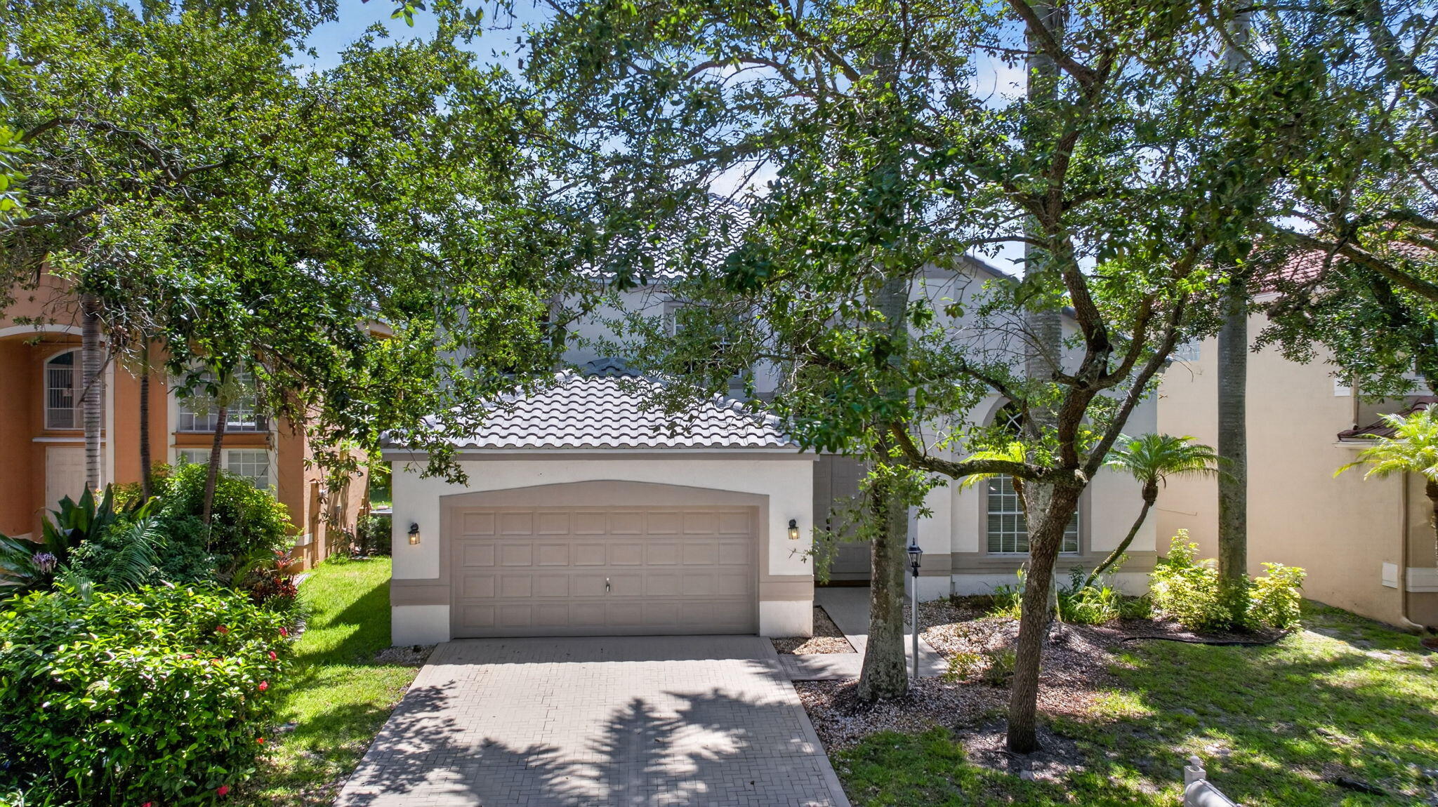 6702 NW 80th Manor main architectural view