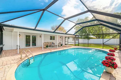 718 SW 27th Place, Boynton Beach, FL 33435 - Photo 3
