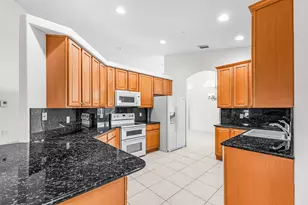 524 SE Nome Dr, Port Saint Lucie, FL 34984 - Photo 11