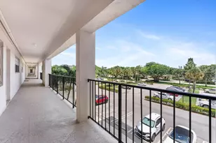 3200 N Palm Aire Dr, Pompano Beach, FL 33069 - Photo 29
