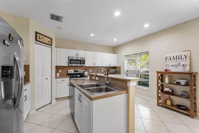 331 Spruce Street, Boynton Beach, FL 33426 - Photo 7
