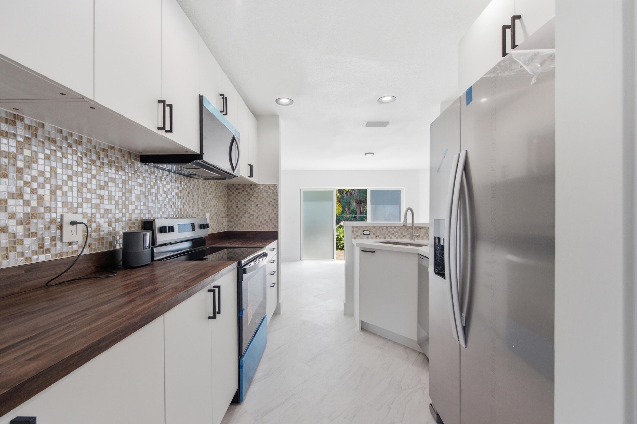 2824 NW 99th Terrace - 2824 NW 99th Terrace, Sunrise, FL 33322 Luxury Property | Jose Angel Pina