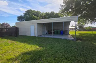 1019 NW 2nd St, Okeechobee, FL 34972 - Photo 5