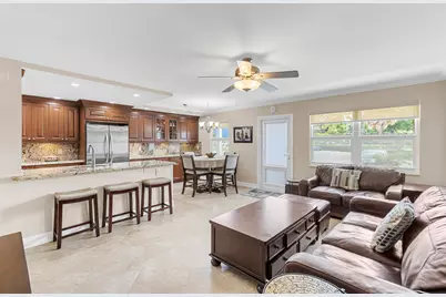 1005 Islewood D #1005, Deerfield Beach, FL 33442 - Photo 3